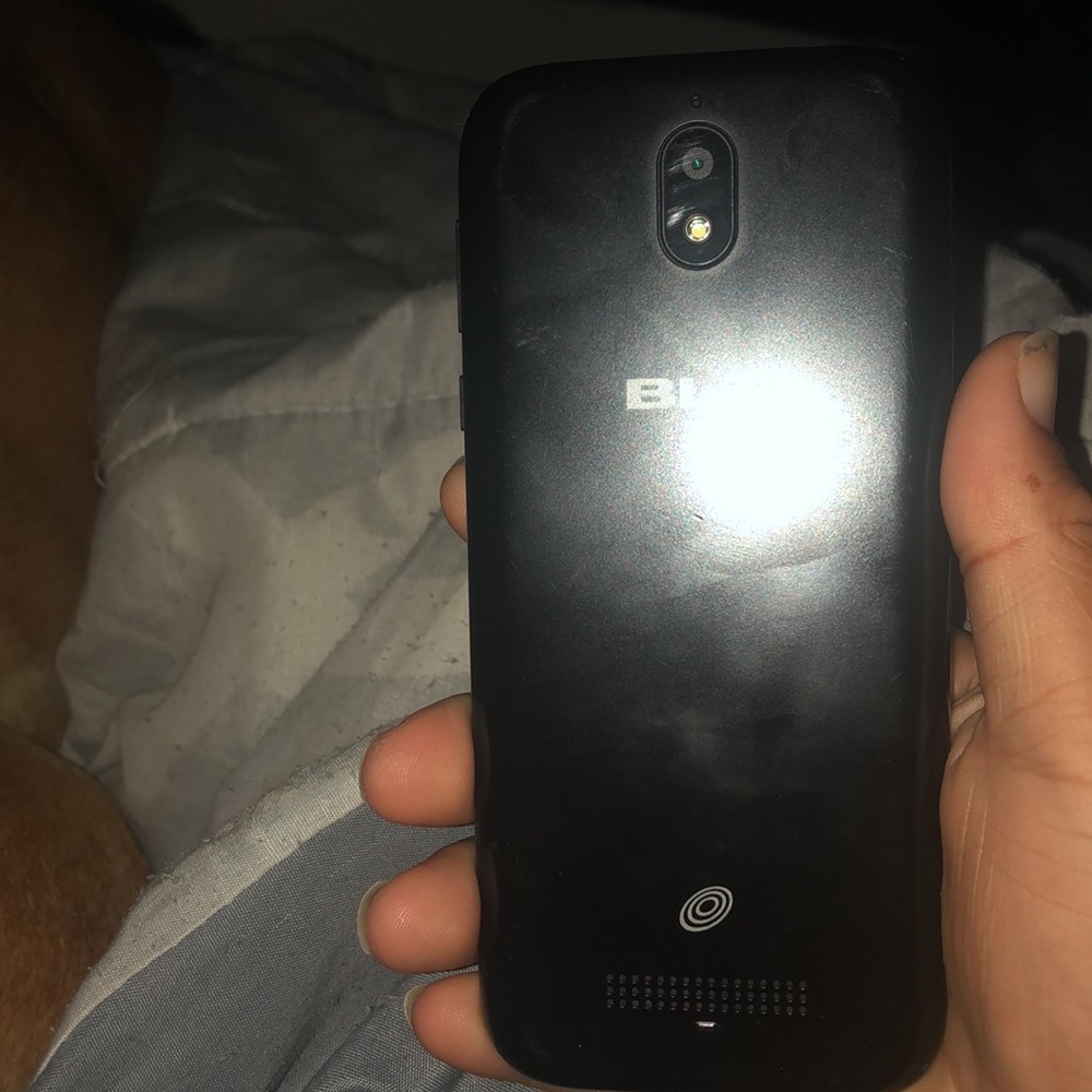 Blu Android phone - Picture 2 of 3